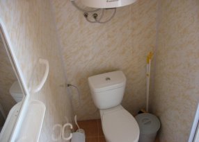 санузел в коттедже на Елене